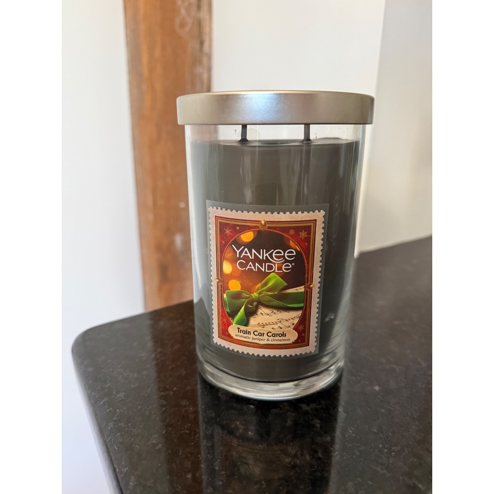 Yankee Candle Train Car Carols 20 oz 2-Wick Tumbler Candle Juniper Cinnamon